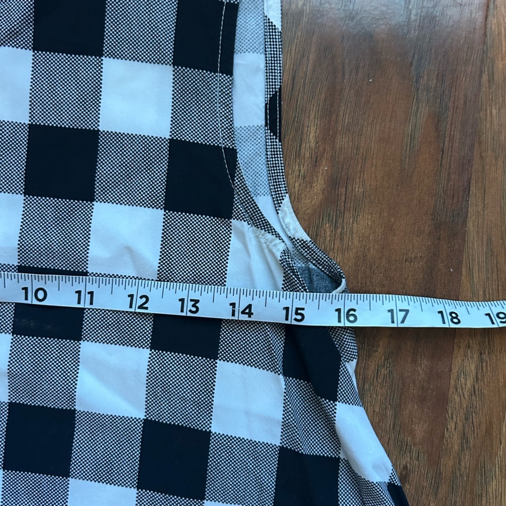 Old Navy Plaid Sleeveless Shirt Size Small - Picture 7 of 7